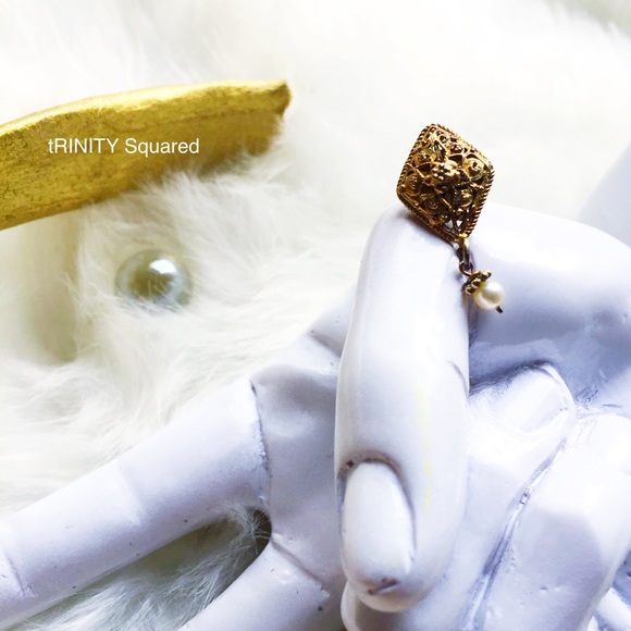 . {GOLD + PEARL} Diamond filagree cartilage post - Picture 3 of 8