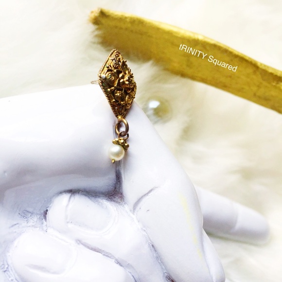 . {GOLD + PEARL} Diamond filagree cartilage post - Picture 4 of 8