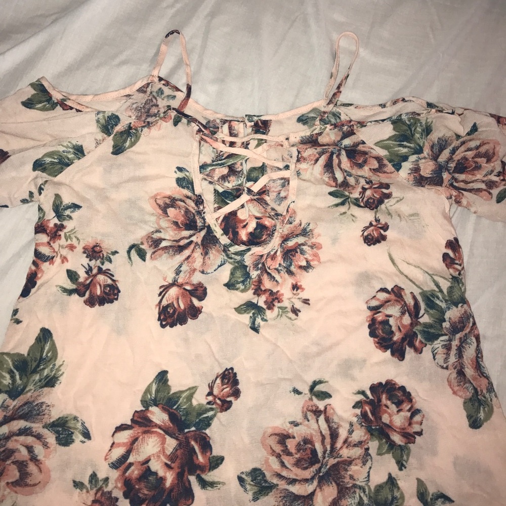 Light Top - Picture 2 of 3