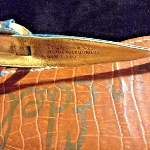 Sam Edelman Gigi Teal T-Strap Sandals - Picture 4 of 5