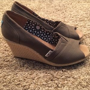 Toms wedges Make The Offer