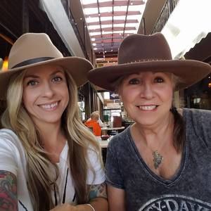 Meet your Posher, Linda