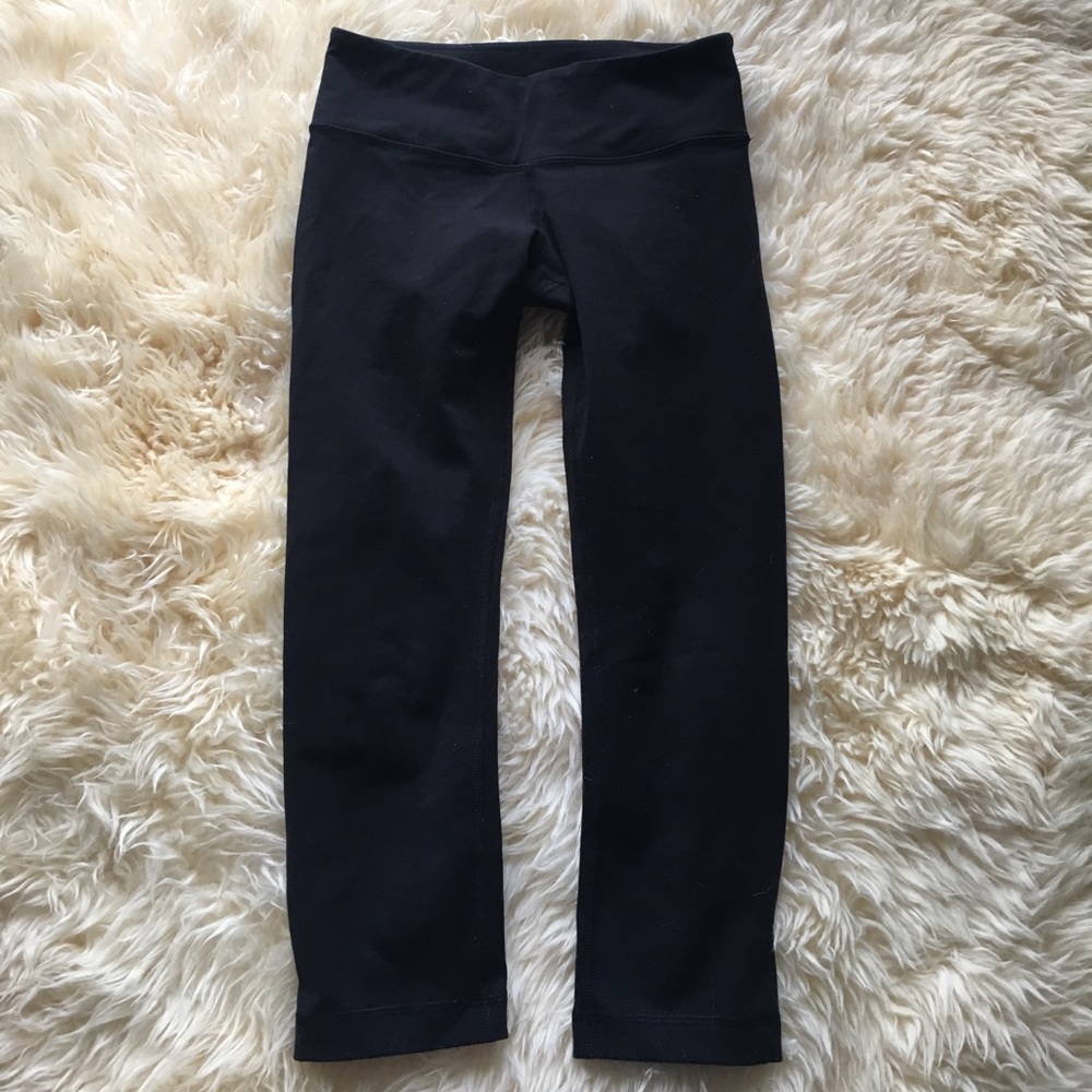 LULULEMON Wunder Under Crops Size 4 Black