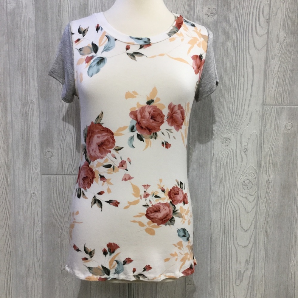 Floral Print Top - Picture 2 of 4