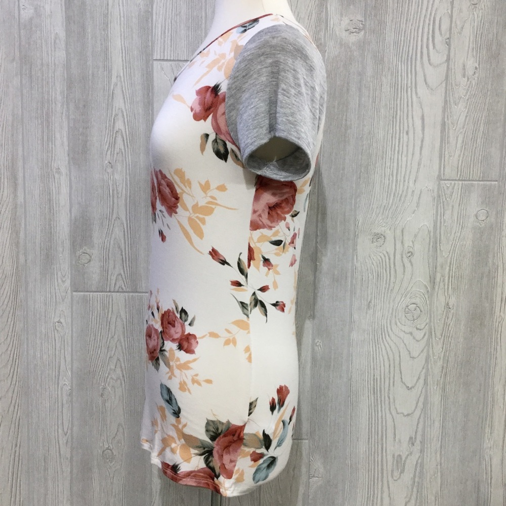 Floral Print Top - Picture 3 of 4