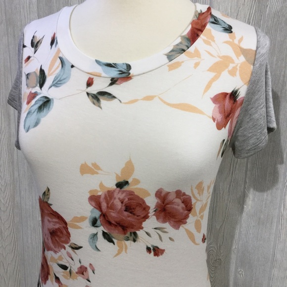 Floral Print Top - Picture 4 of 4