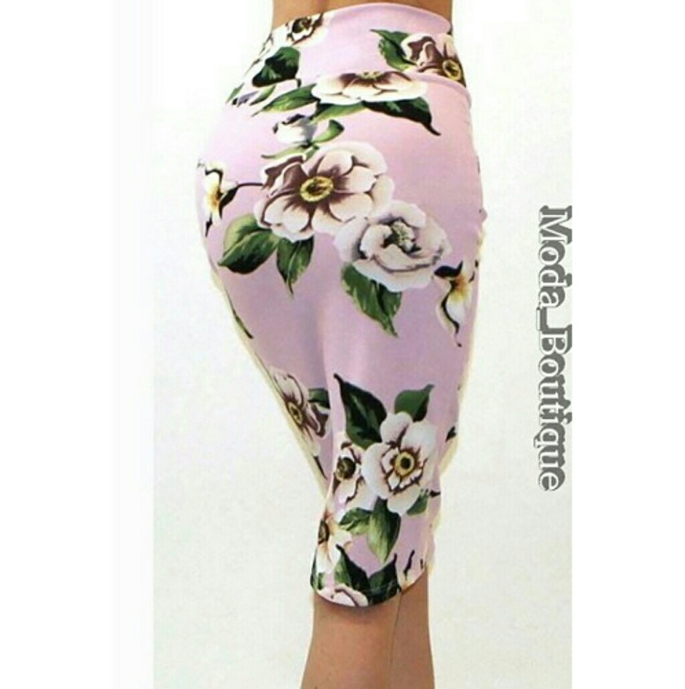 Pink Floral Pencil Skirt - Picture 3 of 3