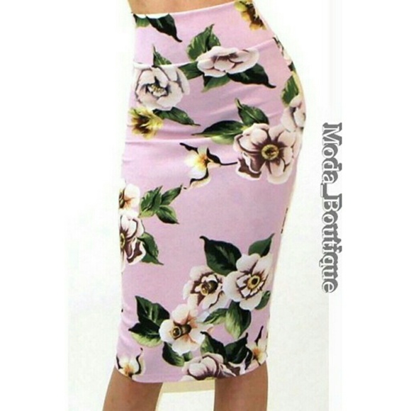 Pink Floral Pencil Skirt - Picture 2 of 3