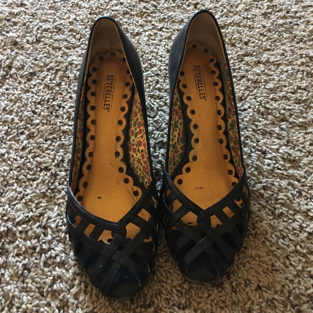Seychelles Black Heels Size 8