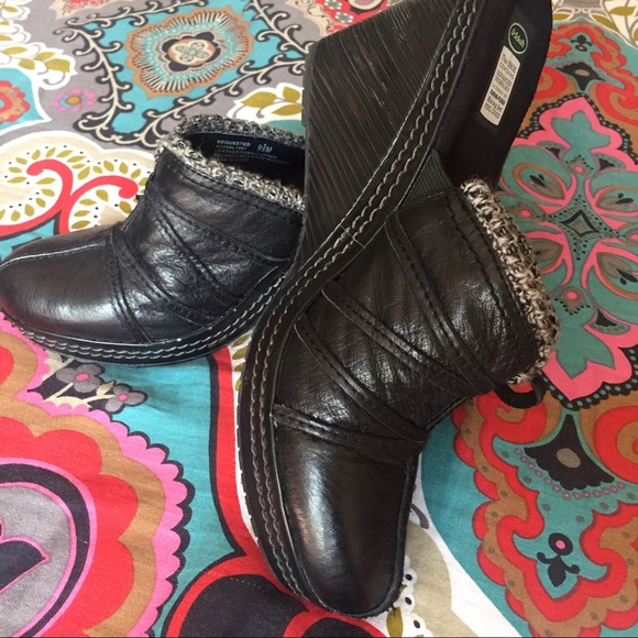 ๐ธHP๐ธDr. Schools Wedge Mule - Picture 1 of 8