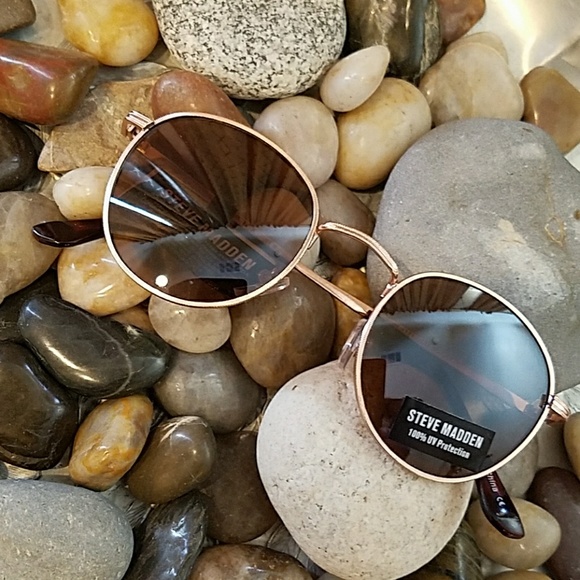 Steve Madden Accessories - 🔴SALE🔴ROSE GOLD Steve Madden Sunnies