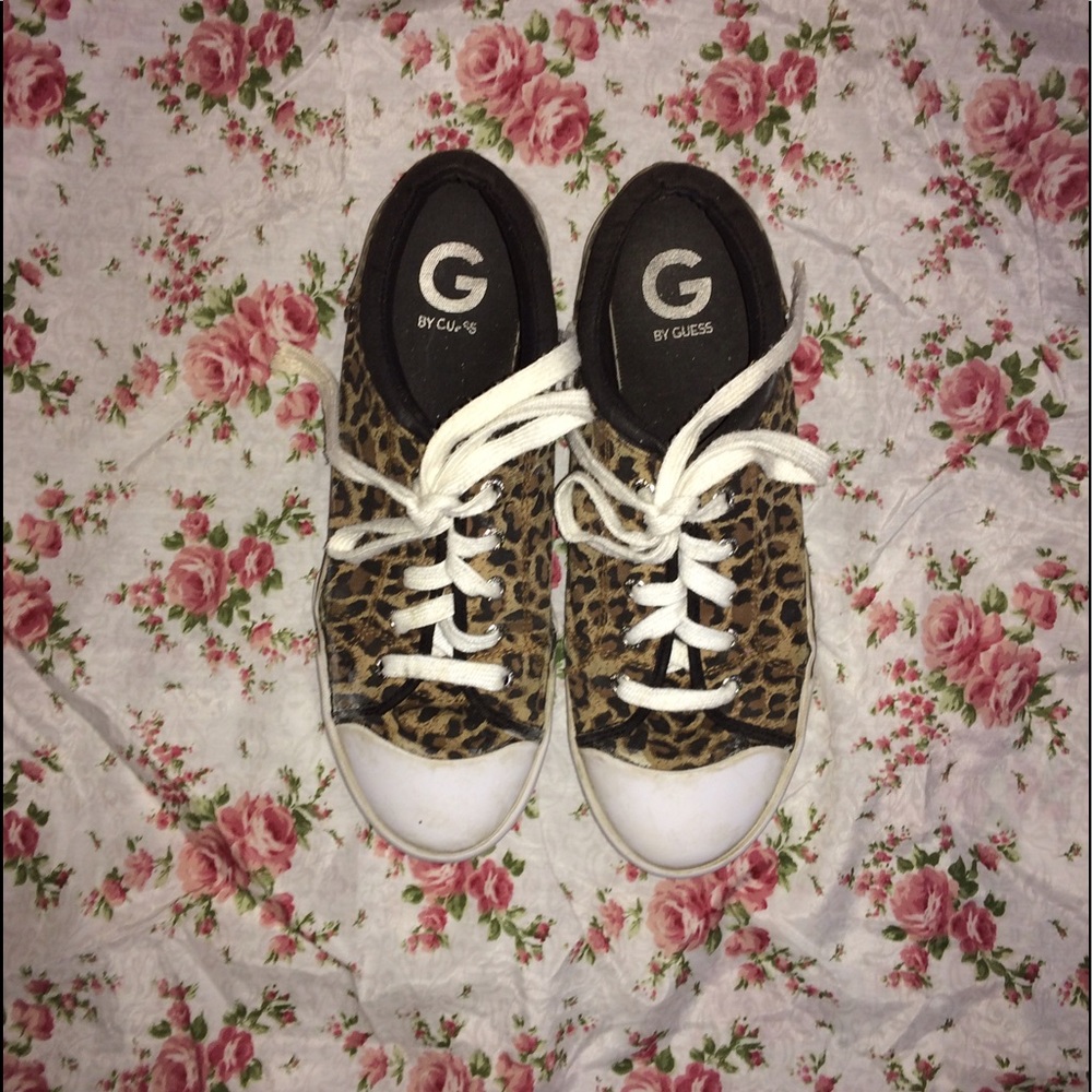 ✨ FLASH SALE ✨Guess leopard print shoes