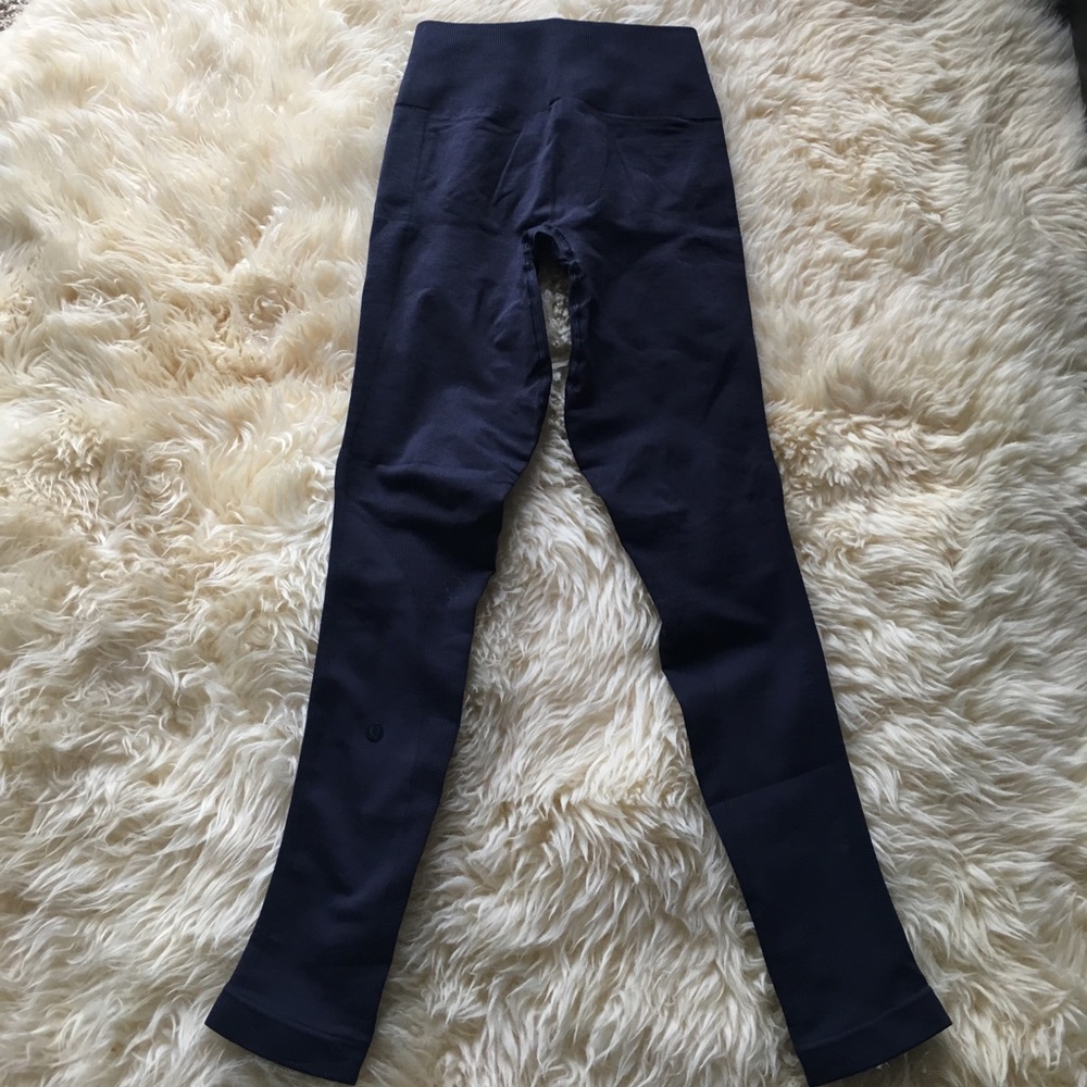 LULULEMON Zone in tight Inkwell Blue Leggings 6