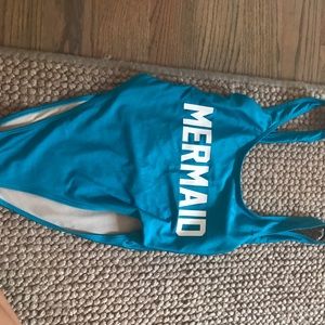 Never worn, great condition