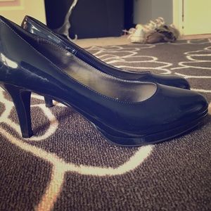 Kelly & Katie Navy Heels