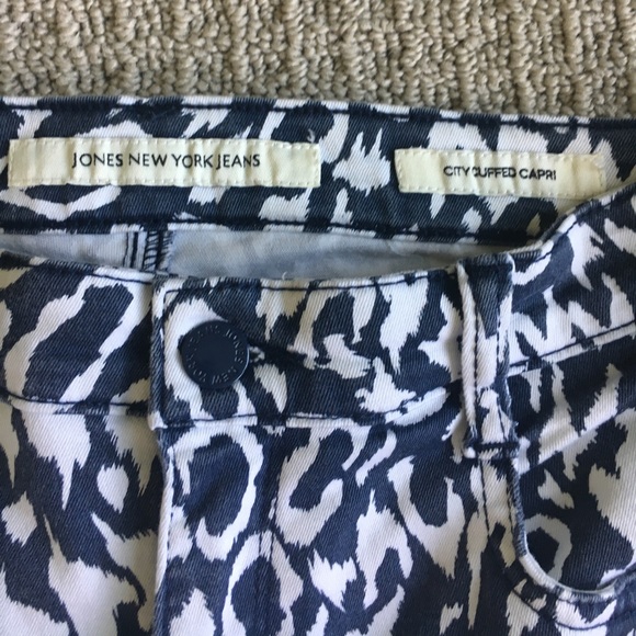 Cuffed Capri - Picture 3 of 4