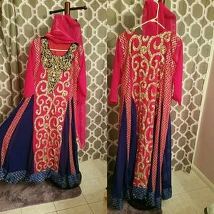 Gorgeous 3 Piece Fancy Pakistani Suit