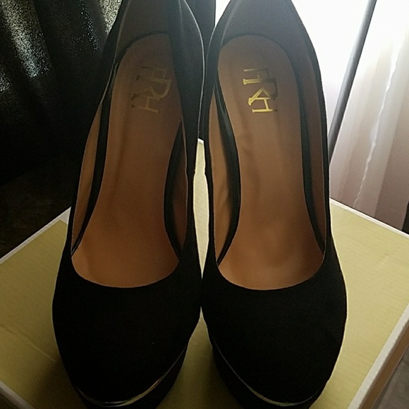 Heels - Picture 3 of 3