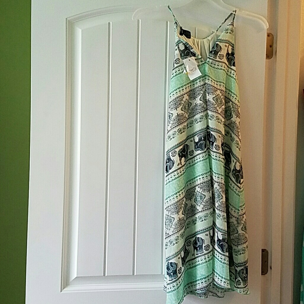 Dress - Picture 2 of 2