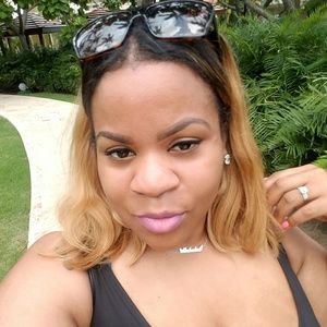 Meet your Posher, Latoya