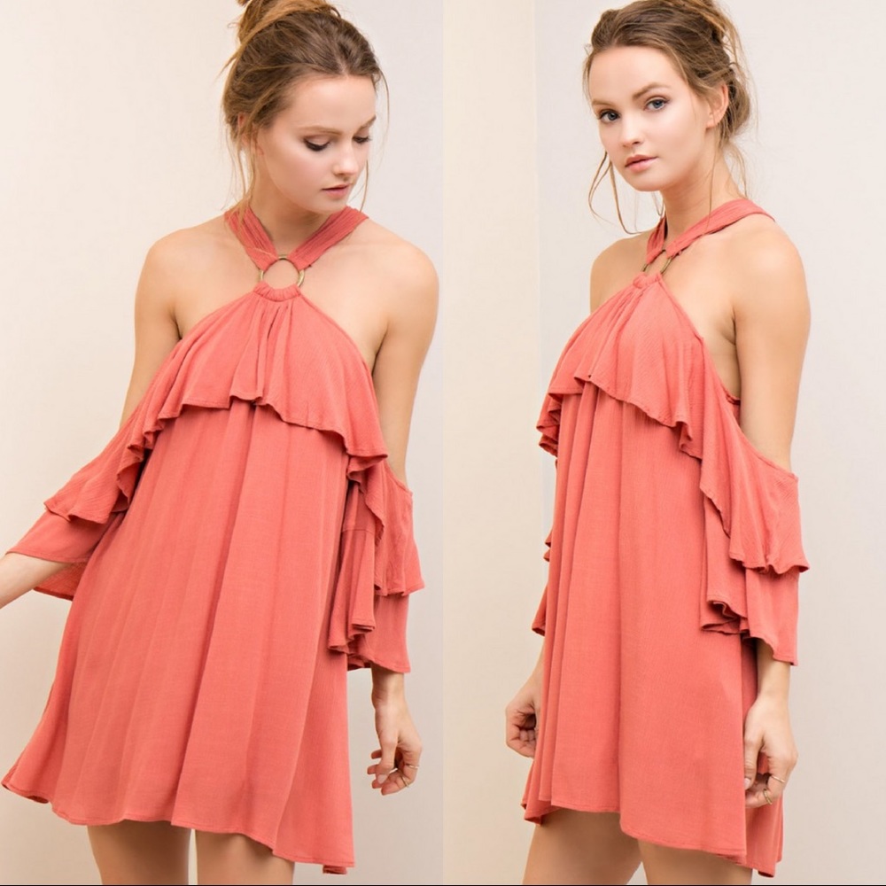 🆕Off Shoulder Flowy Ruffle Halter Dress - Picture 1 of 4