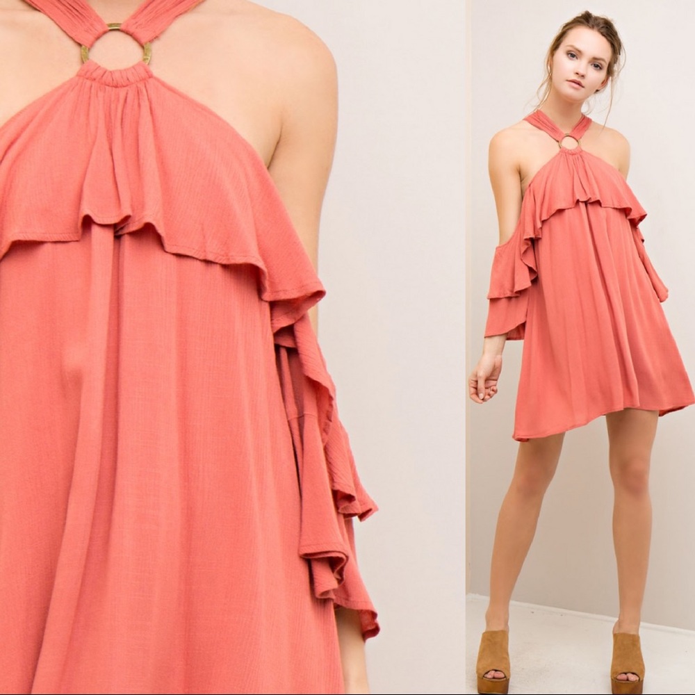 🆕Off Shoulder Flowy Ruffle Halter Dress - Picture 3 of 4
