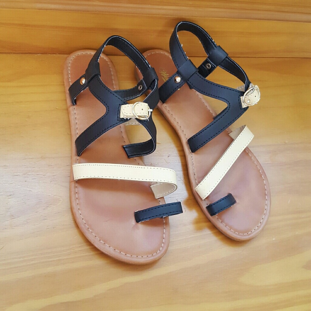 Sandals Black and tan size 7