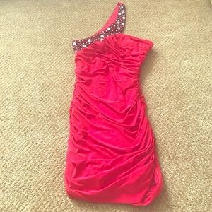 Bodycon red dress
