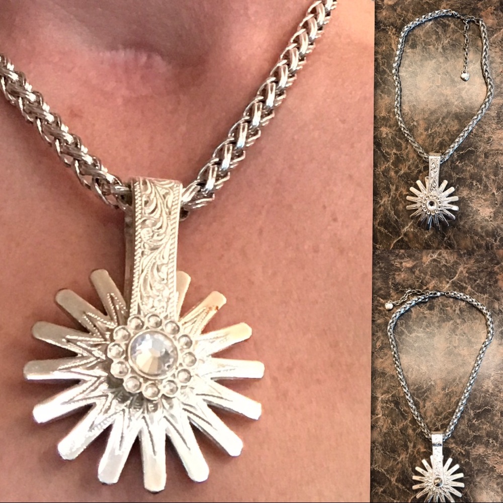Spur Necklace that Spins!
