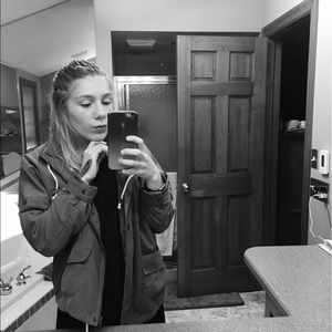 Meet your Posher, Molly