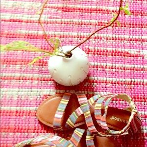 Strapped sandals! 💚👙