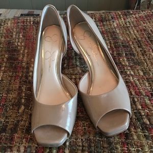6.5 beige Jessica Simpson heels
