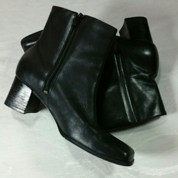 ☆SALE☆ Hush Puppies zippered boots - Picture 3 of 5