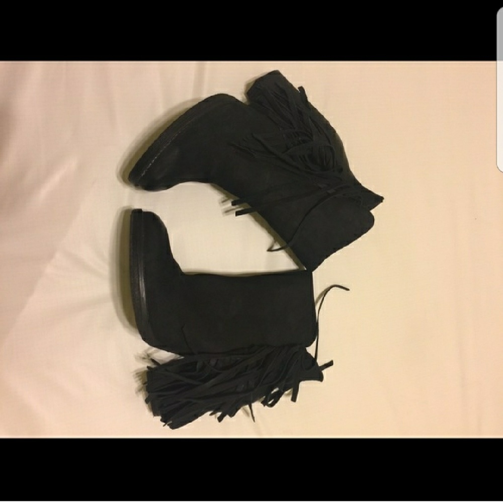 STEVE MADDEN FRINGE BOOTS