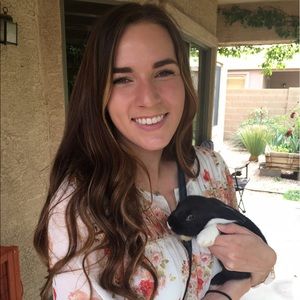 Meet your Posher, Genevieve
