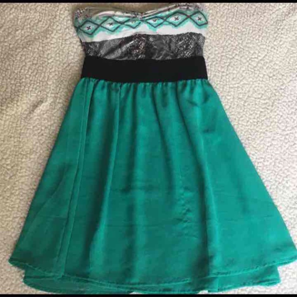 Turquoise strapless dress