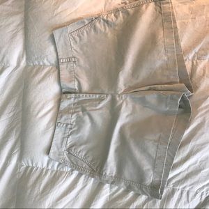 Vineyard Vines khaki shorts ladies size 16