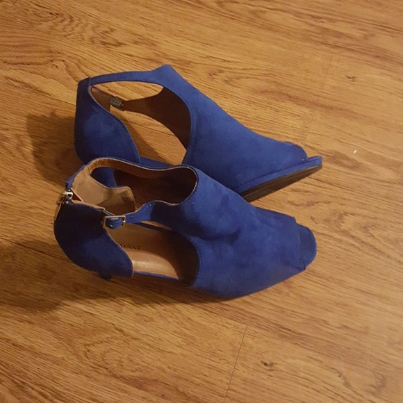 Lane Bryant peep toe shootie - Picture 3 of 3