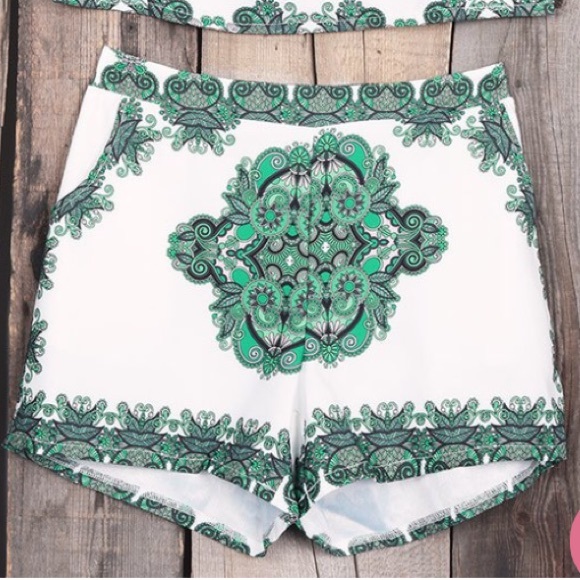 ⭐️Matching Set ⭐️ Tank Top and Shorts!! - Picture 2 of 4