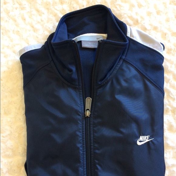 Men's Nike wind breaker, size medium. - Picture 3 of 3