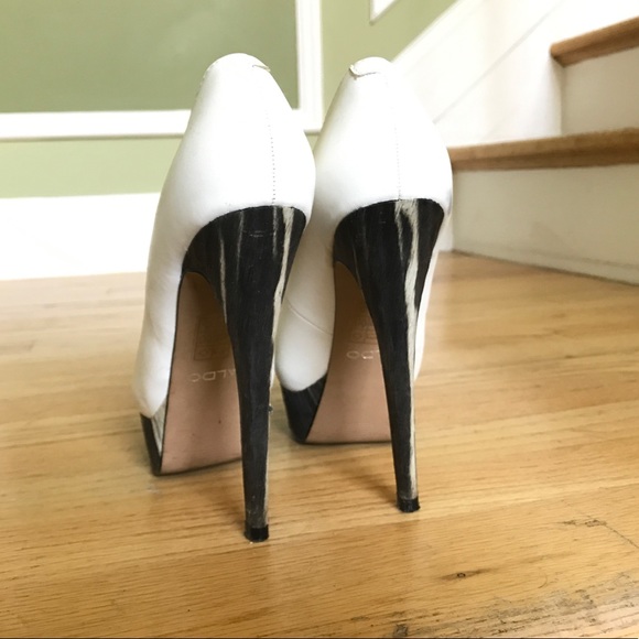 Heels - Picture 2 of 3