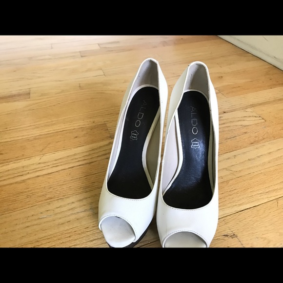 Heels - Picture 3 of 3