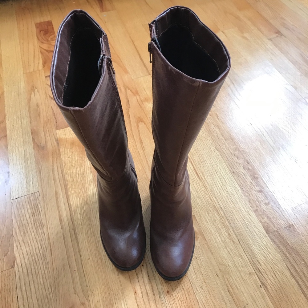 LLiz&Co Boots - Picture 3 of 6