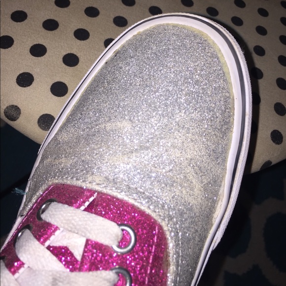 Vans - Picture 2 of 2