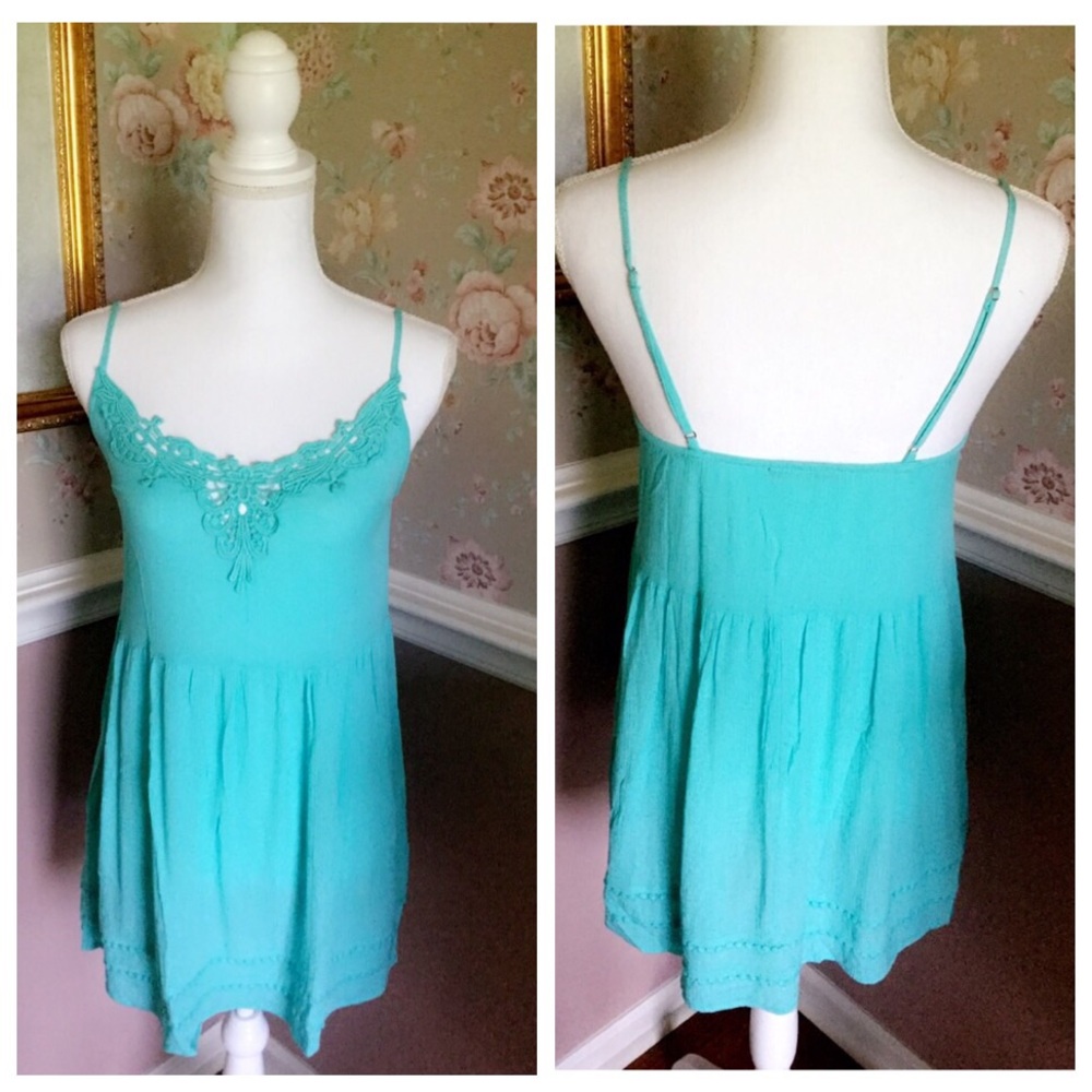 ❌❌ SOLD: Flowy Blouse with Detailed Neck Line