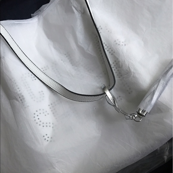 Victoria's Secret white faux leather tote NIP - Picture 4 of 5