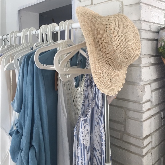 Beautiful crochet hand woven hat - Picture 2 of 4