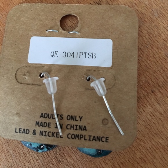 Tree earrings metal verdigris patina pierced ears - Picture 3 of 4