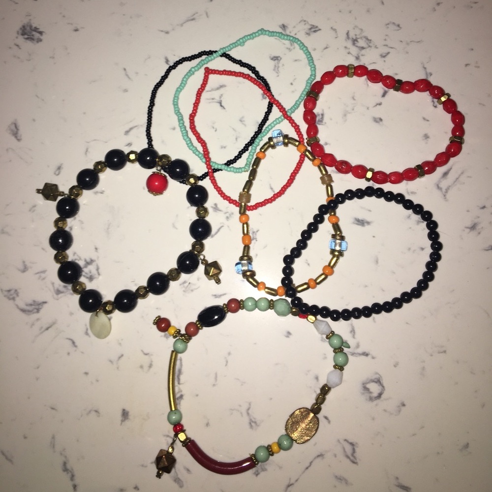 Bangle set. Bracelets. Glass & seed beads. Stretch