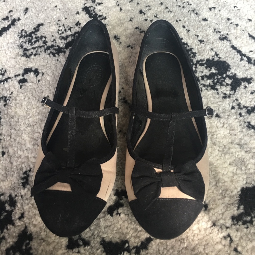 American Eagle flats